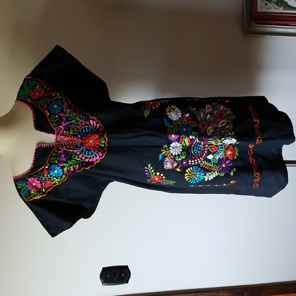Handmade Embroidered Hispanic Spanish Dress Gorgeous Floral Black L